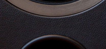Enceintes FOCAL ARIA 926 colonne trois voies quatre haut parleurs stereo home theatre cinema noir walnut membrane fibre lin tweeter dome inversé bass reflex