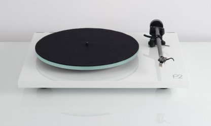 Platine Vinyle REGA PLANAR 1 tourne disque bras alu rb110 plug and play noir blanc laque cellule carbon cover plexi courroie 33T 45trs