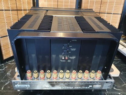 Ampli MCIntosh MC602 Occasion amplificateur de puissance 2x600 watts entrées symétriques transfo de sortie 2,4,8 ohms